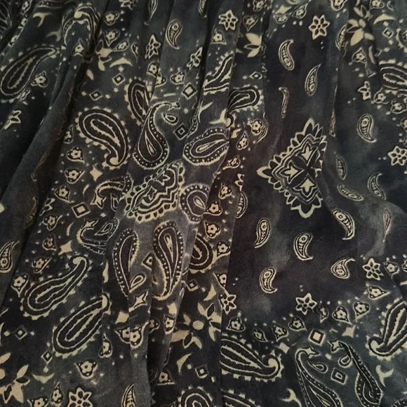 Blue Paisley Cut-Out Romper - Picture 9 of 11